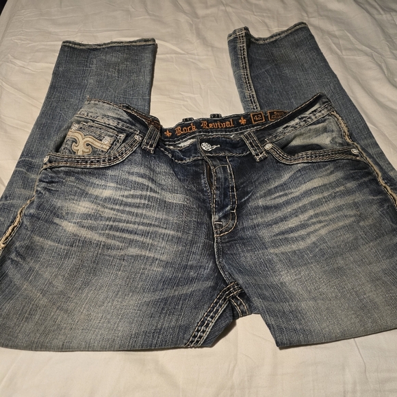 Rock Revival Jeans - Picture 2 of 3